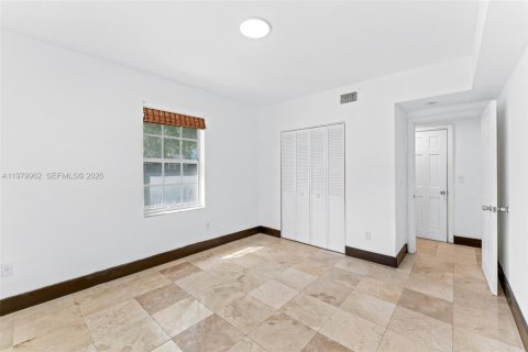 Снять в аренду квартиру в Майами, Флорида 1 спальня, 49.89м2, № 2043653 - фото 13