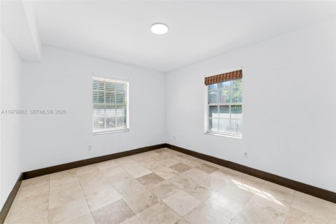 Снять в аренду квартиру в Майами, Флорида 1 спальня, 49.89м2, № 2043653 - фото 12