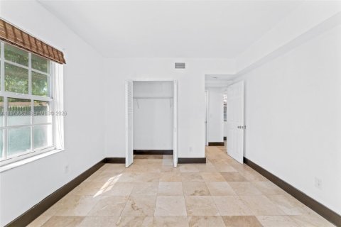 Снять в аренду квартиру в Майами, Флорида 1 спальня, 49.89м2, № 2043653 - фото 14