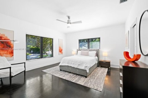 Villa ou maison à louer à Miami, Floride: 4 chambres, 312.15 m2 № 1954598 - photo 15