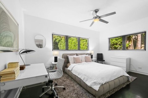 Villa ou maison à louer à Miami, Floride: 4 chambres, 312.15 m2 № 1954598 - photo 10