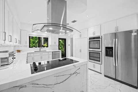 Villa ou maison à louer à Miami, Floride: 4 chambres, 312.15 m2 № 1954598 - photo 4
