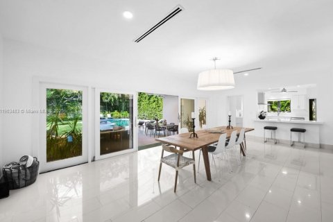 Villa ou maison à louer à Miami, Floride: 4 chambres, 312.15 m2 № 1954598 - photo 6