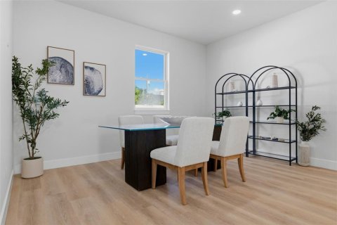 Casa en venta en Tampa, Florida, 5 dormitorios, 278.8 m2 № 2213977 - foto 27