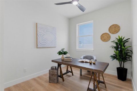 Casa en venta en Tampa, Florida, 5 dormitorios, 278.8 m2 № 2213977 - foto 11