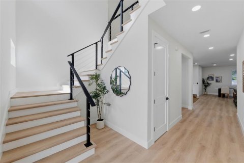 Casa en venta en Tampa, Florida, 5 dormitorios, 278.8 m2 № 2213977 - foto 30