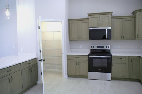 House in Ocala, Florida 4 bedrooms, 167.6 sq.m. № 2100995 - photo 7