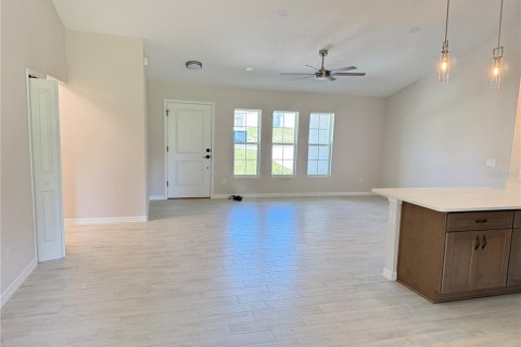 House in Ocala, Florida 4 bedrooms, 167.6 sq.m. № 2100995 - photo 2