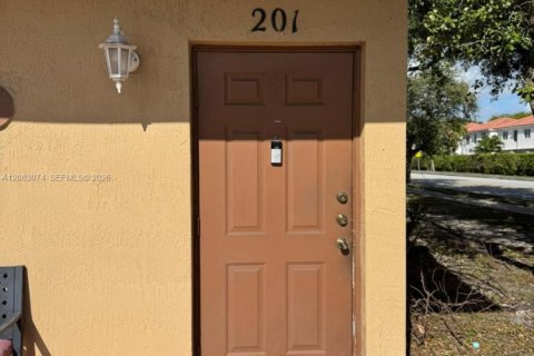 Condo à Hialeah, Floride, 3 chambres № 2384812