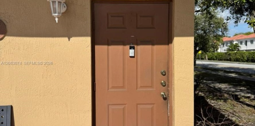 Condo à Hialeah, Floride, 3 chambres № 2384812
