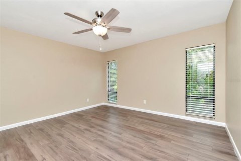 Condo in Palm Harbor, Florida, 2 bedrooms  № 1687118 - photo 14