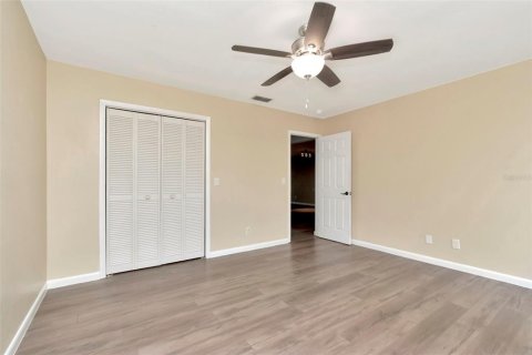 Condo in Palm Harbor, Florida, 2 bedrooms  № 1687118 - photo 20