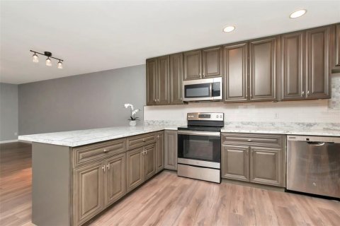 Condo in Palm Harbor, Florida, 2 bedrooms  № 1687118 - photo 4