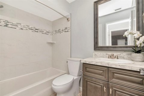 Condo in Palm Harbor, Florida, 2 bedrooms  № 1687118 - photo 21