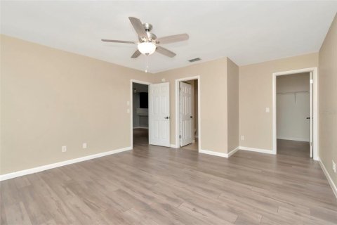 Condo in Palm Harbor, Florida, 2 bedrooms  № 1687118 - photo 15