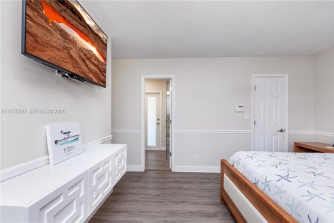 House in Cutler Bay, Florida 3 bedrooms, 154.22 sq.m. № 2032843 - photo 25