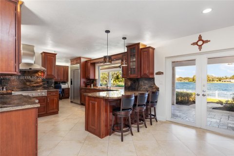 House in Cutler Bay, Florida 3 bedrooms, 154.22 sq.m. № 2032843 - photo 6