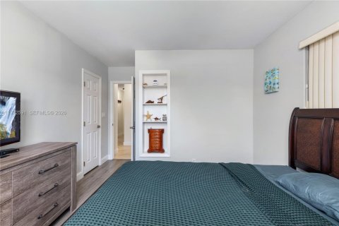 House in Cutler Bay, Florida 3 bedrooms, 154.22 sq.m. № 2032843 - photo 29