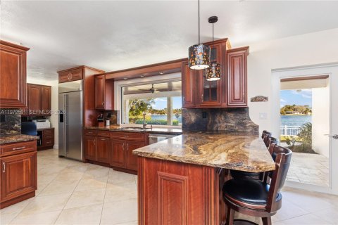 House in Cutler Bay, Florida 3 bedrooms, 154.22 sq.m. № 2032843 - photo 5