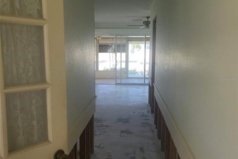 House in New Port Richey, Florida 2 bedrooms, 96.9 sq.m. № 1661801 - photo 11