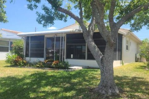 House in New Port Richey, Florida 2 bedrooms, 96.9 sq.m. № 1661801 - photo 14