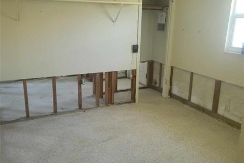 House in New Port Richey, Florida 2 bedrooms, 96.9 sq.m. № 1661801 - photo 9