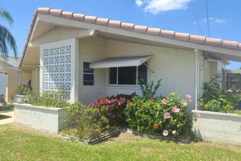 House in New Port Richey, Florida 2 bedrooms, 96.9 sq.m. № 1661801 - photo 20
