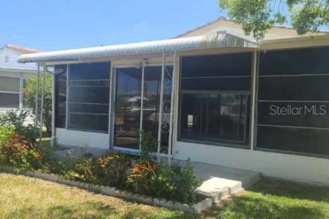 House in New Port Richey, Florida 2 bedrooms, 96.9 sq.m. № 1661801 - photo 16