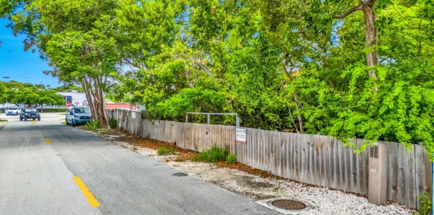 Land in Key Largo, Florida № 2021411