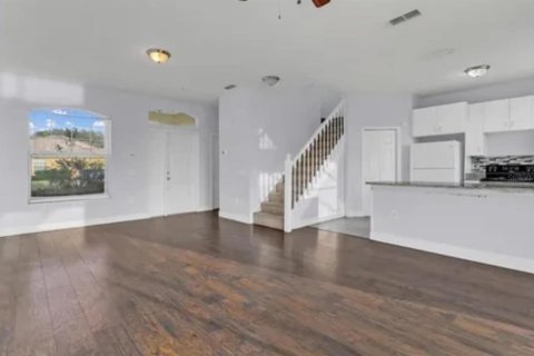 Townhouse in Kissimmee, Florida 4 bedrooms, 150.13 sq.m. № 2396412 - photo 4