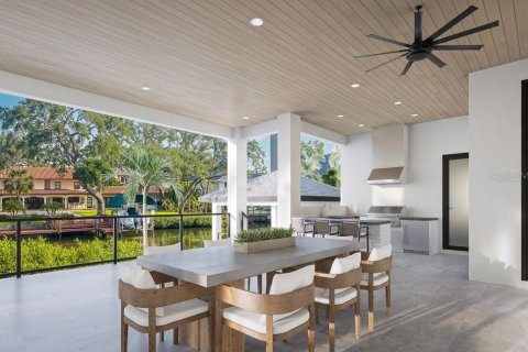 House in Tampa, Florida 5 bedrooms, 596.71 sq.m. № 1818796 - photo 10