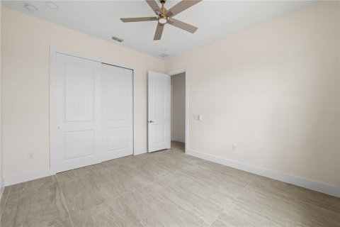 Villa ou maison à louer à Lake Alfred, Floride: 5 chambres, 175.12 m2 № 1635798 - photo 15