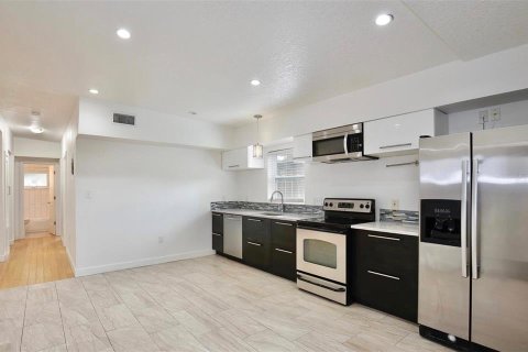 Appartement à louer à Orlando, Floride: 3 chambres, 125.42 m2 № 1899395 - photo 3