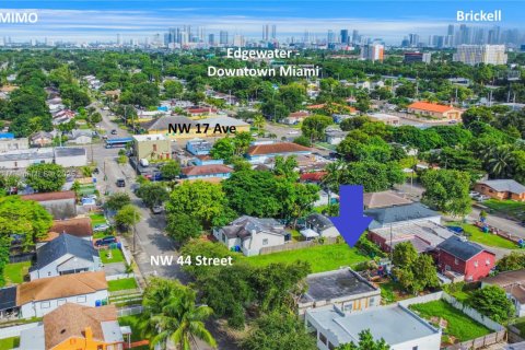 Terreno en venta en Miami, Florida № 1868460 - foto 3