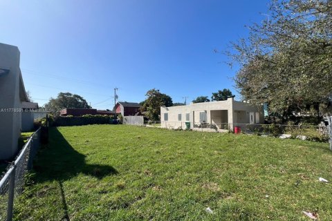 Terreno en venta en Miami, Florida № 1868460 - foto 9