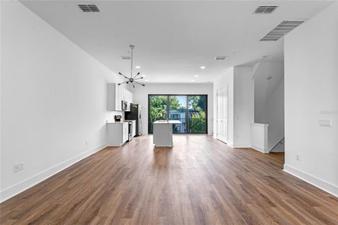 Townhouse in Orlando, Florida 3 bedrooms, 191.1 sq.m. № 1803421 - photo 17