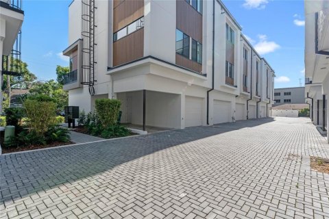 Townhouse in Orlando, Florida 3 bedrooms, 191.1 sq.m. № 1803421 - photo 28
