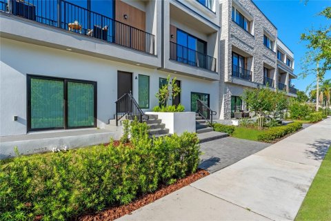 Townhouse in Orlando, Florida 3 bedrooms, 191.1 sq.m. № 1803421 - photo 29