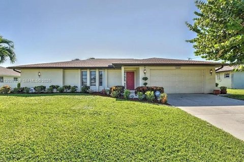 Villa ou maison à Cape Coral, Floride 3 chambres № 2154276
