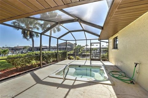 Villa ou maison à louer à Cape Coral, Floride: 3 chambres № 2154276 - photo 2