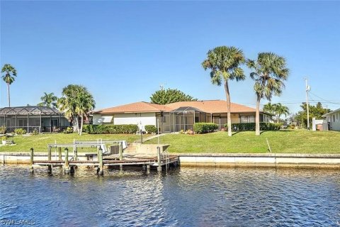 Villa ou maison à louer à Cape Coral, Floride: 3 chambres № 2154276 - photo 5