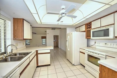Villa ou maison à louer à Cape Coral, Floride: 3 chambres № 2154276 - photo 3