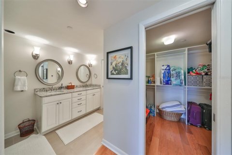 Condo in Saint Petersburg, Florida, 3 bedrooms  № 1788083 - photo 29