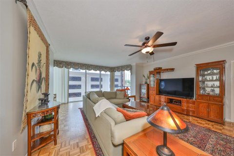 Condo in Saint Petersburg, Florida, 3 bedrooms  № 1788083 - photo 13