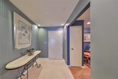 Condo in Saint Petersburg, Florida, 3 bedrooms  № 1788083 - photo 8