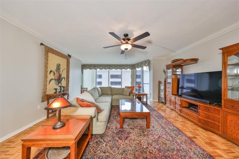 Condo in Saint Petersburg, Florida, 3 bedrooms  № 1788083 - photo 12