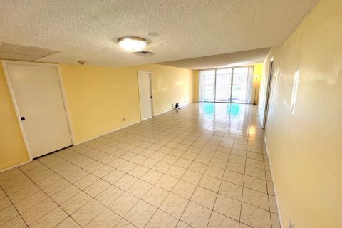 Купить кондоминиум в Помпано-Бич, Флорида 3 комнаты, 139.35м2, № 2250512 - фото 3