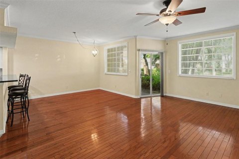 Touwnhouse à vendre à Palm Harbor, Floride: 3 chambres, 178.37 m2 № 2380394 - photo 5