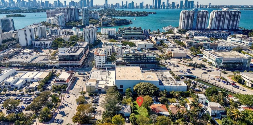 Land in Miami Beach, Florida № 2026400