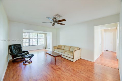 Casa en venta en Hollywood, Florida, 3 dormitorios, 151.15 m2 № 2047818 - foto 10